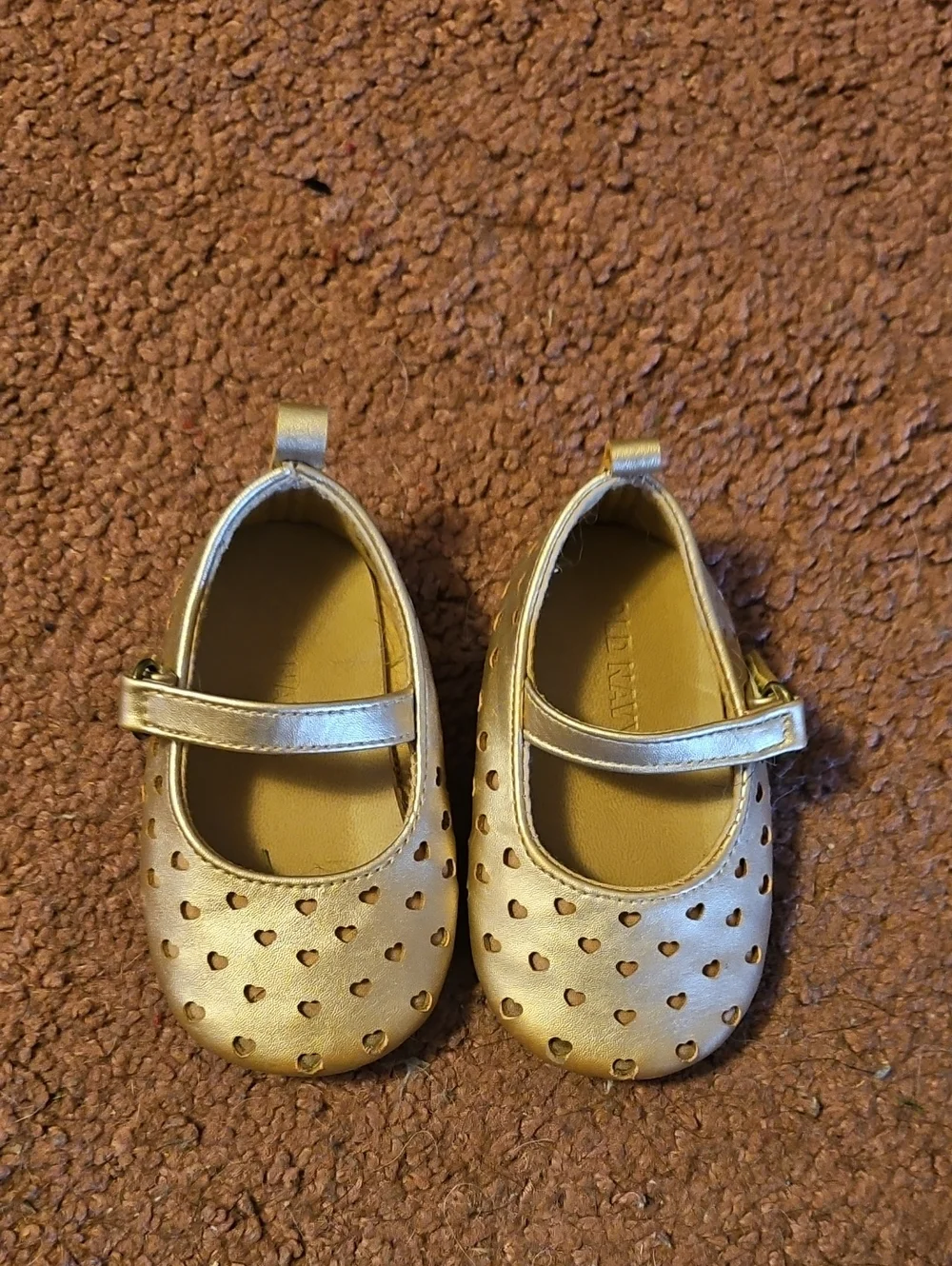 Old Navy Gold Heart Mary Jane Baby Shoes